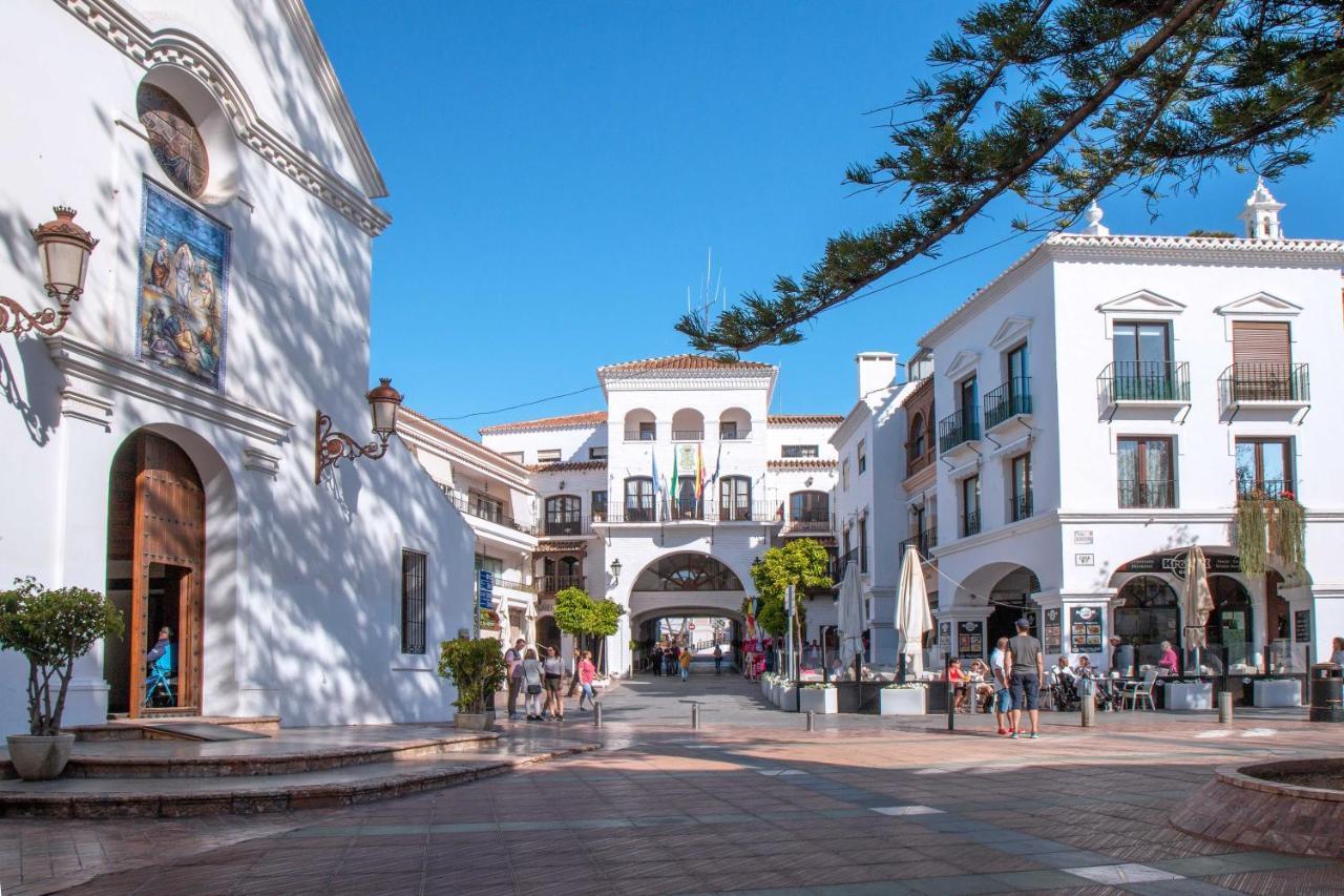 Apartamentos en Plaza de España Recién construidos Nerja Extérieur photo